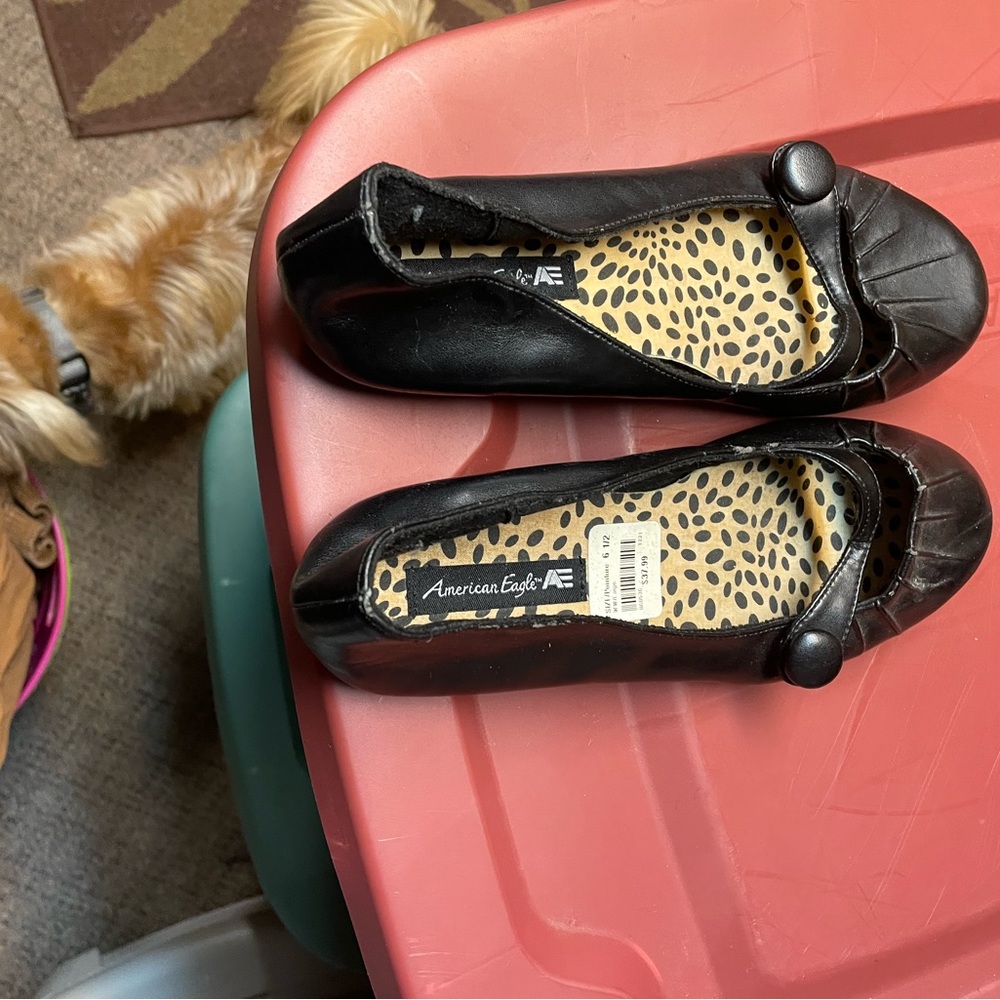 3/$25 American Eagle flats never worn outside ladies size 6.5